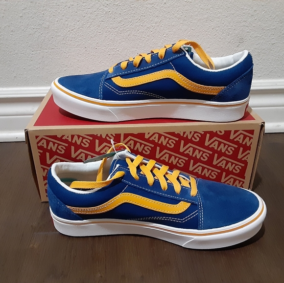 Vans - Picture 3 of 4